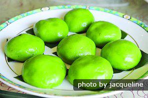 Sweet Green Rice Balls